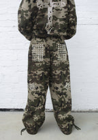 FAITHFUL STUDDED OVERSIZED SWEATPANTS CAMO