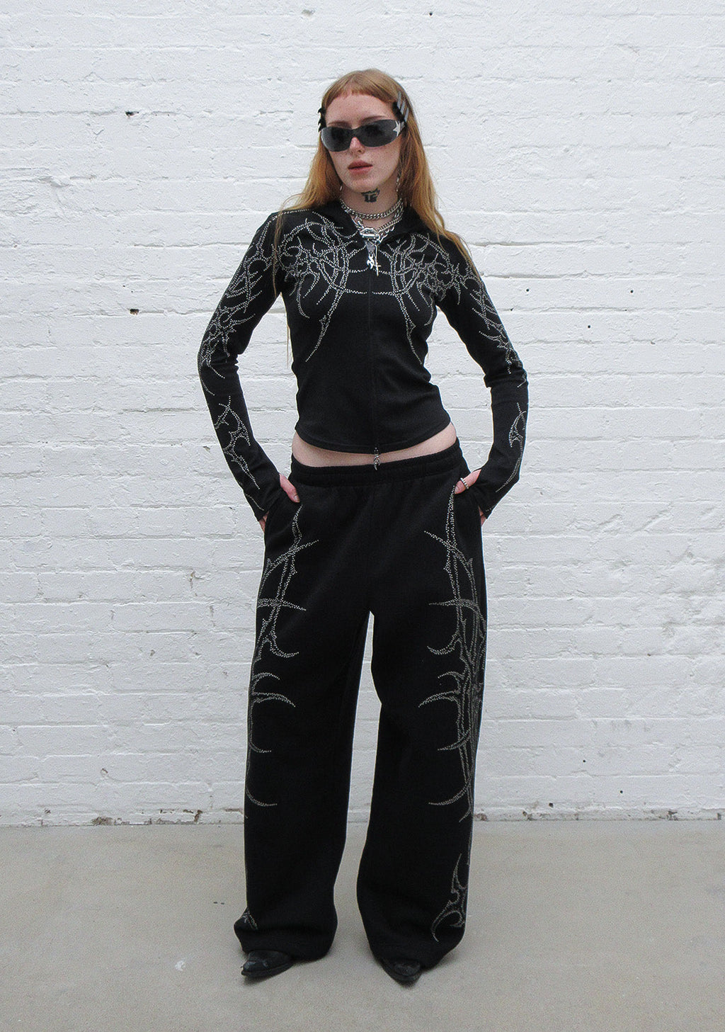 HAUNT STUDDED SCULPT STRETCH ZIP HOODIE BLACK